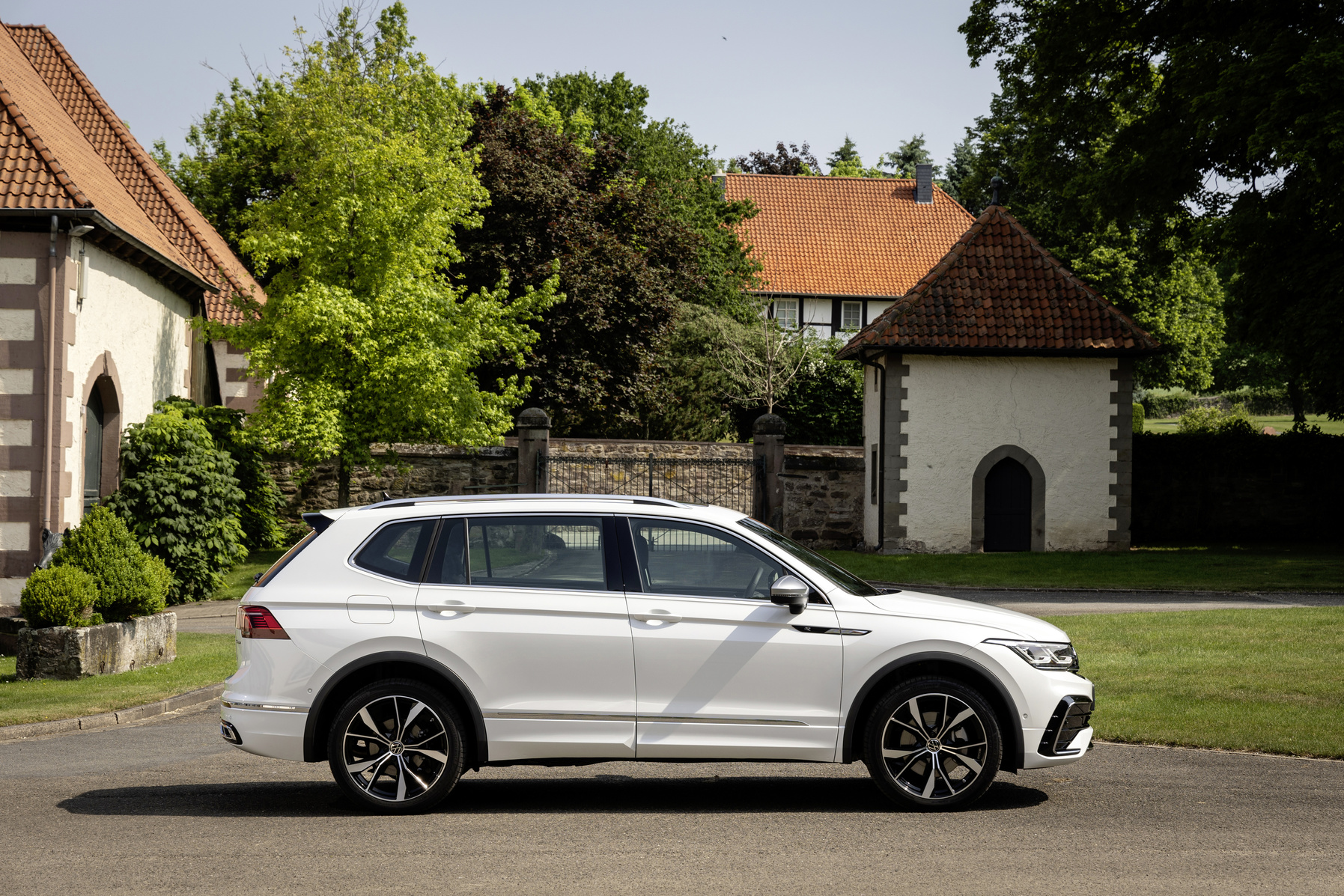 New Car Review: Volkswagen Tiguan Allspace R-Line - The AA